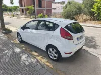 Usado Ford Fiesta Trend 68 CV (50 kW) 2010 Blanco Berlina