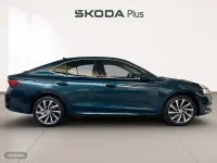 Usado Skoda Octavia Selection 150 CV (110 kW) 2023 Azul Berlina