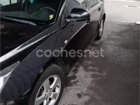 Usado Chevrolet Cruze LT 124 CV (91 kW) 2011 Negro Berlina