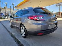 Usado Renault Mégane GrandTour Dynamique 110 CV (80 kW) 2012 Gris / plata Familiar