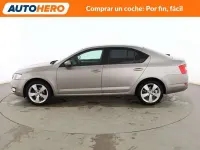 Usado Skoda Octavia Ambition 110 CV (80 kW) 2016 Amarillo Familiar
