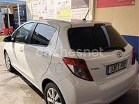Usado Toyota Yaris Active 99 CV (72 kW) 2014 Blanco Utilitario