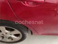 Usado Toyota Auris Active 90 CV (66 kW) 2010 Rojo Utilitario