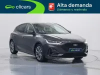 Usado Ford Focus ST-Line 155 CV (114 kW) 2023 Gris Utilitario