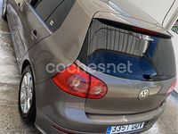 Usado VW Golf IV Highline 105 CV (77 kW) 2004 Gris / plata Berlina