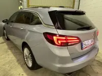 Usado Opel Astra Excellence 160 CV (117 kW) 2016 Azul Familiar