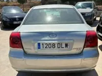 Usado Toyota Avensis Sol 116 CV (85 kW) 2005 Beige Berlina