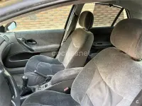 Usado Renault Laguna II Authentique 123 CV (90 kW) 2001 Verde Berlina