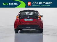 Usado Toyota Yaris Hybrid Active 75 CV (55 kW) 2022 Rojo Berlina