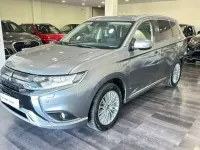 Usado Mitsubishi Outlander P-HEV Motion 224 CV (164 kW) 2021 Gris SUV