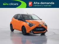 Usado Toyota Aygo X-play 72 CV (52 kW) 2019 Naranja Utilitario