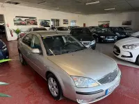 Usado Ford Mondeo Ghia 155 CV (114 kW) 2004 Beige Berlina