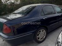 Usado Lancia Lybra 140 CV (102 kW) 2001 Azul Berlina