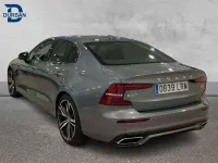Usado Volvo S60 197 CV (144 kW) 2021 Gris Berlina