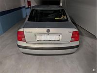 Usado VW Passat Comfortline 130 CV (95 kW) 2000 Gris / plata Berlina