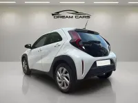 Usado Toyota Aygo X Play 72 CV (52 kW) 2023 Blanco SUV