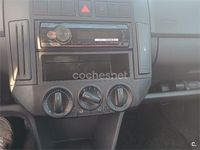 Usado VW Polo Advance 70 CV (51 kW) 2005 Gris / plata Utilitario