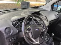 Usado Ford Tourneo Courier Ambiente 75 CV (55 kW) 2015 Blanco Monovolumen