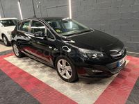 Usado Opel Astra Selective 165 CV (121 kW) 2015 Negro Berlina