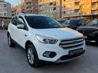 Usado Ford Kuga Titanium 150 CV (110 kW) 2018 Blanco SUV