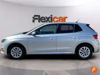 Usado Skoda Fabia Selection 95 CV (69 kW) 2025 Gris Utilitario