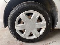 Usado Dacia Sandero Lauréate 75 CV (55 kW) 2010 Gris / plata Berlina