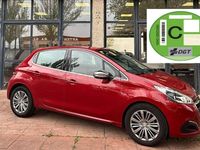 Usado Peugeot 208 Allure 110 CV (80 kW) 2017 Granate Utilitario