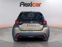 Usado Toyota Yaris Hybrid Active 116 CV (85 kW) 2024 Gris Berlina