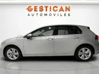 Usado VW Golf VIII Life 110 CV (80 kW) 2021 Gris / plata Berlina
