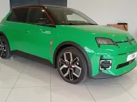 Nuevo Renault R5 Techno 110 kW (150 CV) 2025 Verde Utilitario