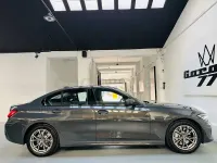 Usado BMW 330 Comfort Edition 258 CV (189 kW) 2019 Gris / plata Berlina