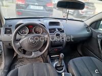 Usado Renault Mégane II Authentique 98 CV (72 kW) 2004 Gris / plata Berlina