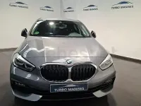 Usado BMW 118 150 CV (110 kW) 2024 Gris / plata Utilitario