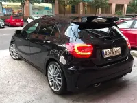 Usado Mercedes A180 AMG line 109 CV (80 kW) 2014 Negro Utilitario