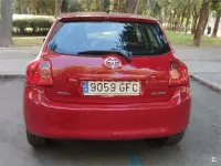 Usado Toyota Auris 90 CV (66 kW) 2008 Rojo Utilitario