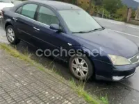 Usado Ford Mondeo Sport 130 CV (95 kW) 2005 Azul Berlina