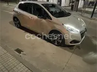 Usado Peugeot 208 GT-line 100 CV (73 kW) 2016 Blanco Utilitario