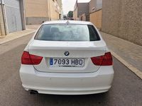 Usado BMW 318 Luxury Line 143 CV (105 kW) 2011 Blanco Berlina