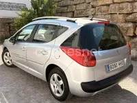 Usado Peugeot 207 Active 95 CV (69 kW) 2012 Gris / plata Familiar