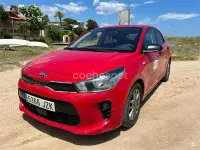 Usado Kia Rio 84 CV (61 kW) 2017 Rojo Berlina