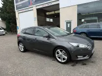 Usado Ford Focus Titanium 125 CV (91 kW) 2015 Gris / plata Berlina