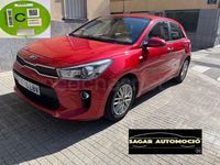 Usado Kia Rio 84 CV (61 kW) 2019 Granate Berlina