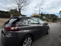 Usado Peugeot 308 Active 120 CV (88 kW) 2016 Gris / plata Berlina