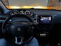 Usado Peugeot 2008 Allure 100 CV (73 kW) 2016 Blanco SUV