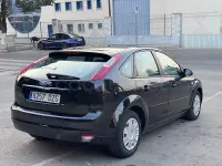Usado Ford Focus Trend 100 CV (73 kW) 2006 Negro Berlina