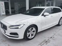 Usado Volvo V90 Momentum 190 CV (139 kW) 2021 Blanco Familiar