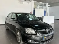 Usado Toyota Avensis Sol 126 CV (92 kW) 2008 Negro Familiar