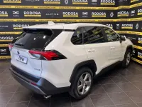 Usado Toyota RAV4 Luxury 218 CV (160 kW) 2021 Blanco SUV