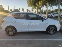 Usado Seat Ibiza CONNECT 90 CV (66 kW) 2016 Blanco Berlina