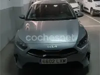 Usado Kia Ceed 136 CV (100 kW) 2022 Gris / plata Utilitario